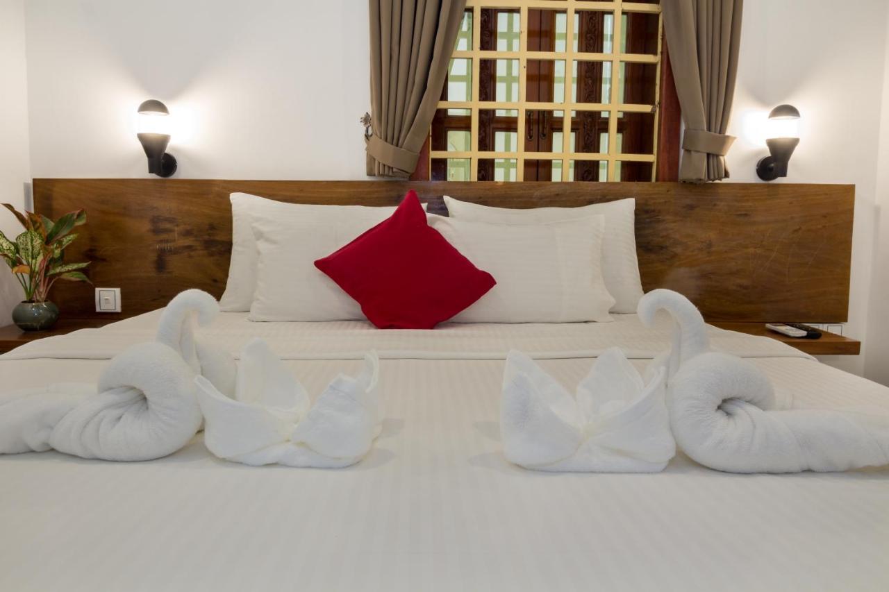 พูลไซด์ วิลลา Hotel พนมเปญ ภายนอก รูปภาพ